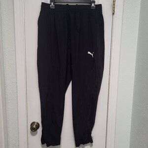Black Puma Men's Fit Woven Tapered Training Pant, Large